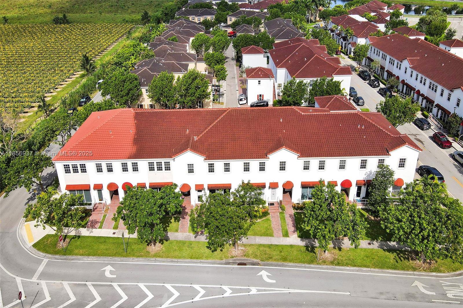 KENDALL COMMONS RESIDENTI - Residential Lease