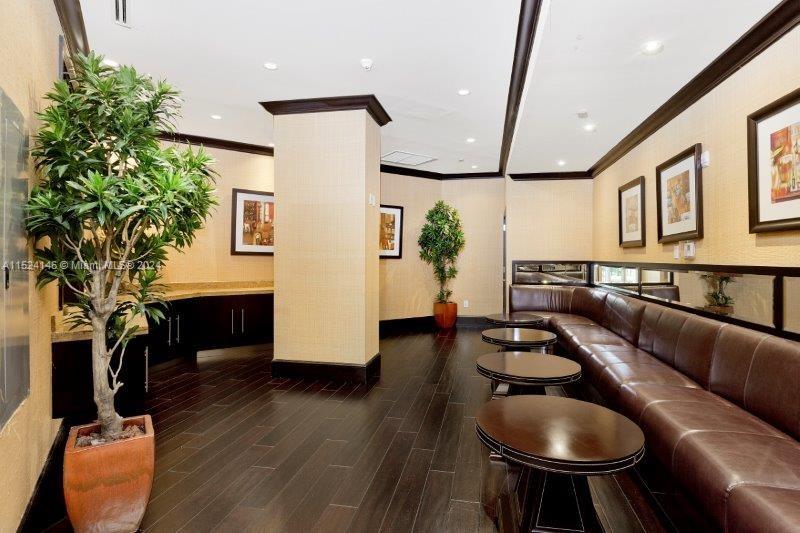 VERANDA CONDO - Residential Lease