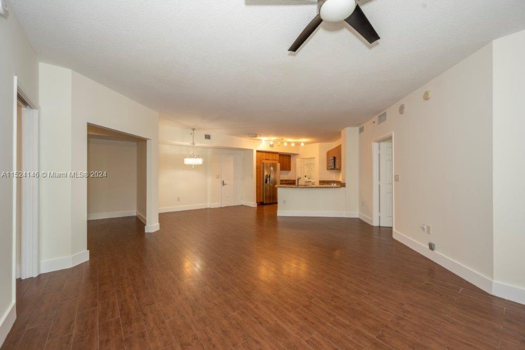 VERANDA CONDO - Residential Lease
