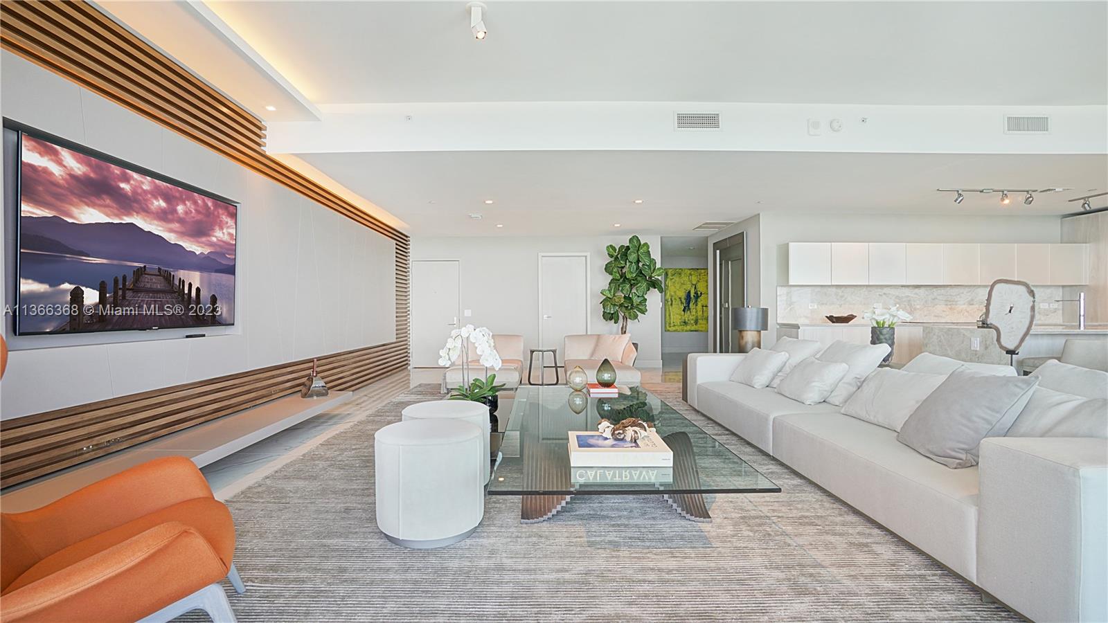 ONE PARAISO CONDO - Residential