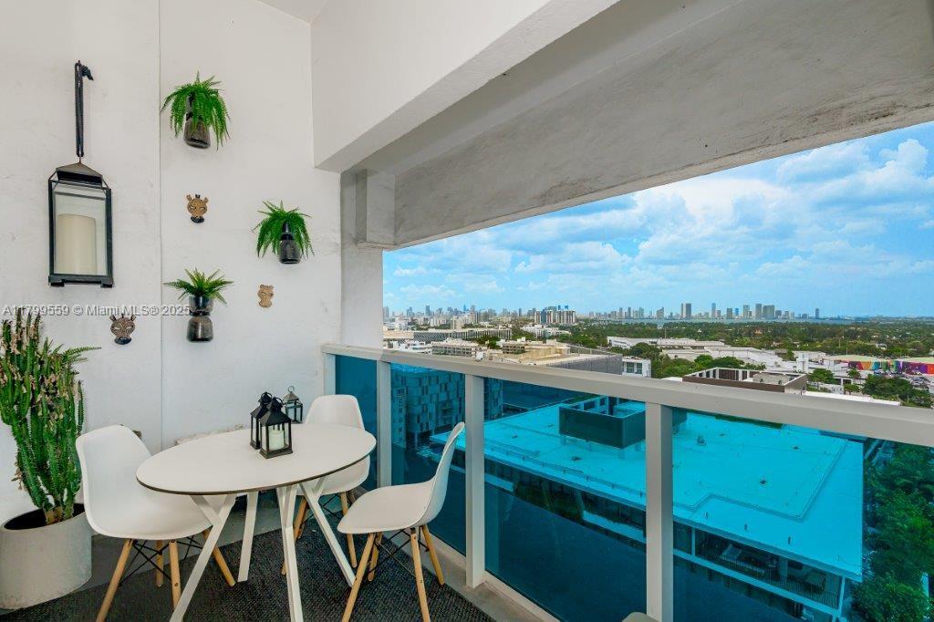 RONEY PALACE CONDO - Residential Lease