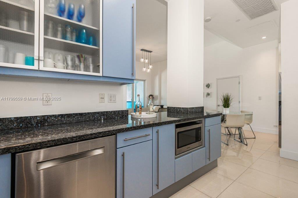 RONEY PALACE CONDO - Residential Lease