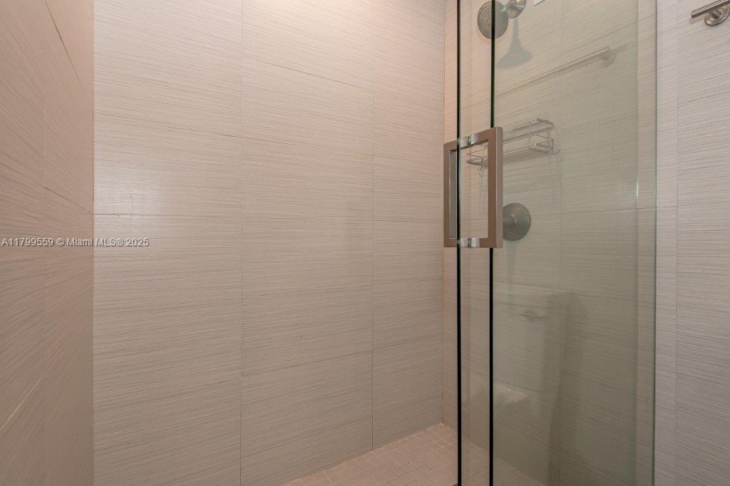RONEY PALACE CONDO - Residential Lease