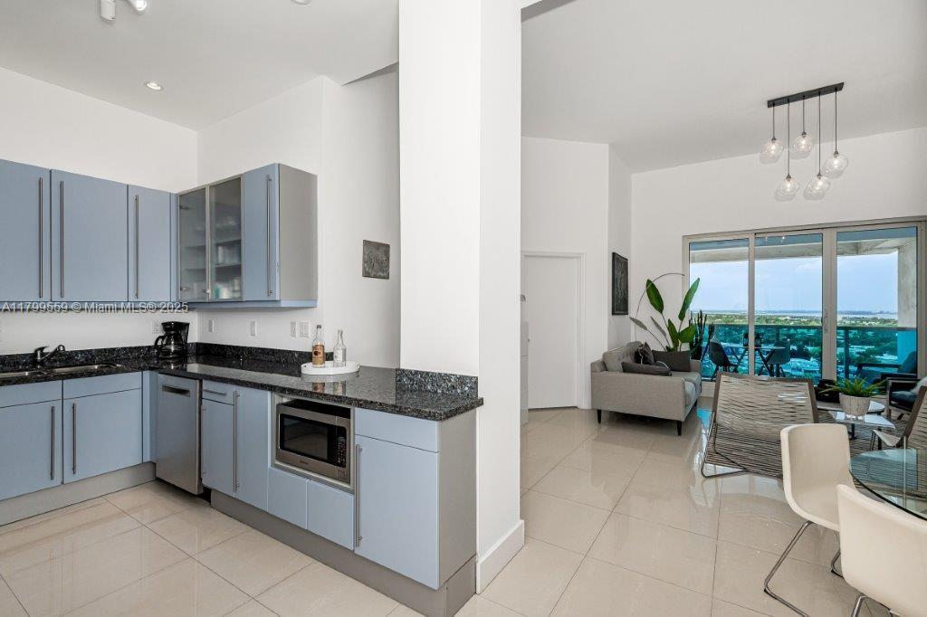 RONEY PALACE CONDO - Residential Lease