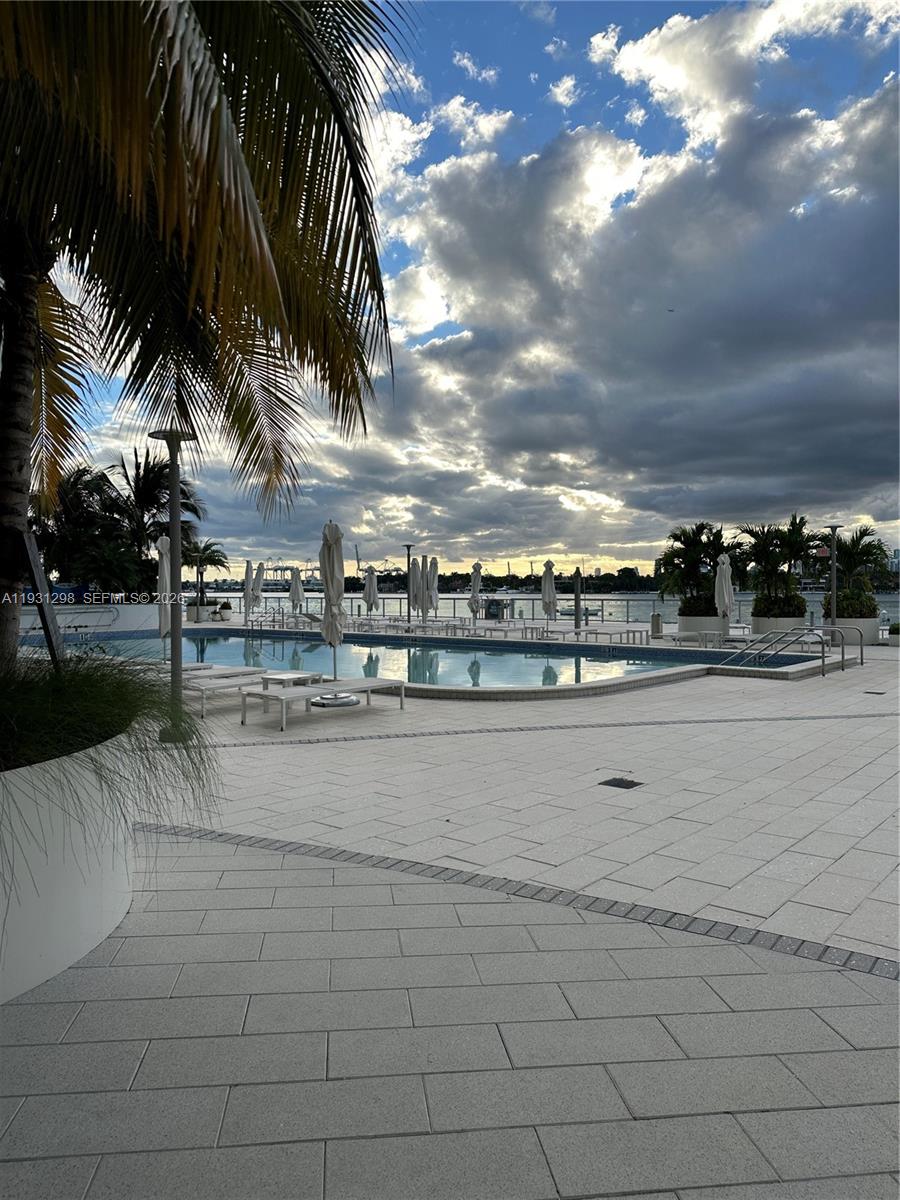 MIRADOR 1000 CONDO - Residential