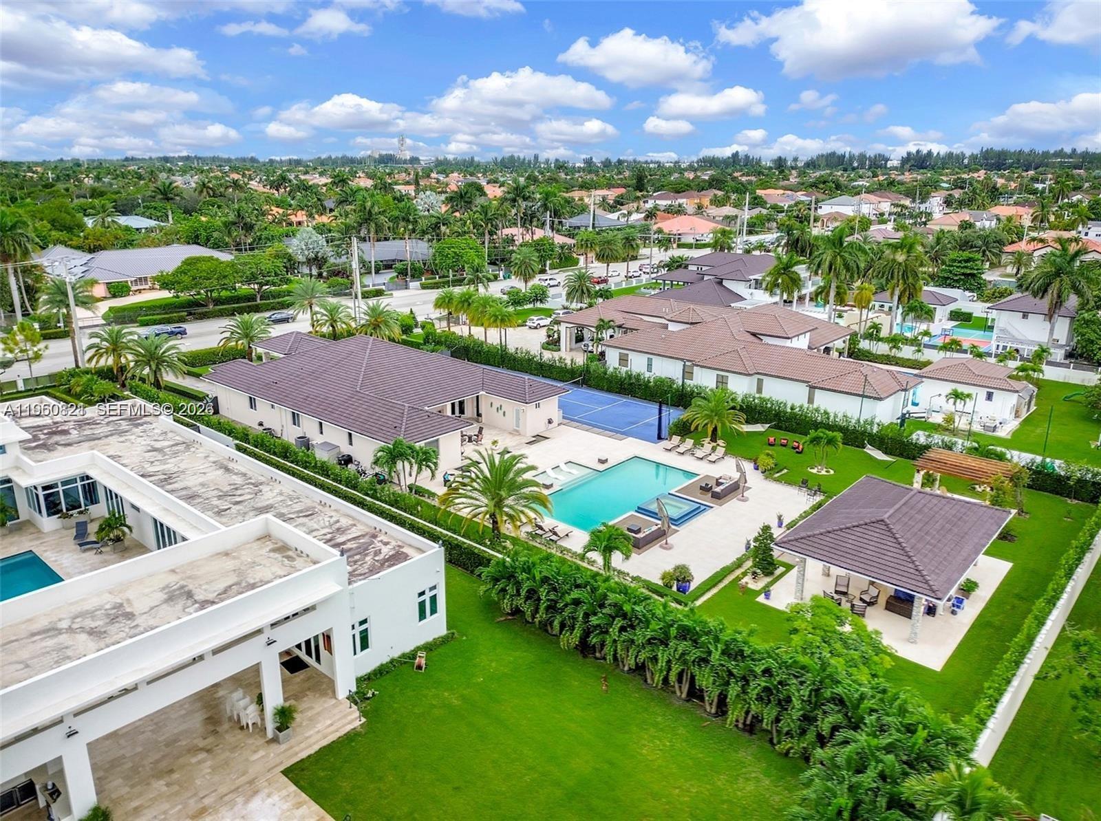 SWEETWATER ESTS SUB - Residential