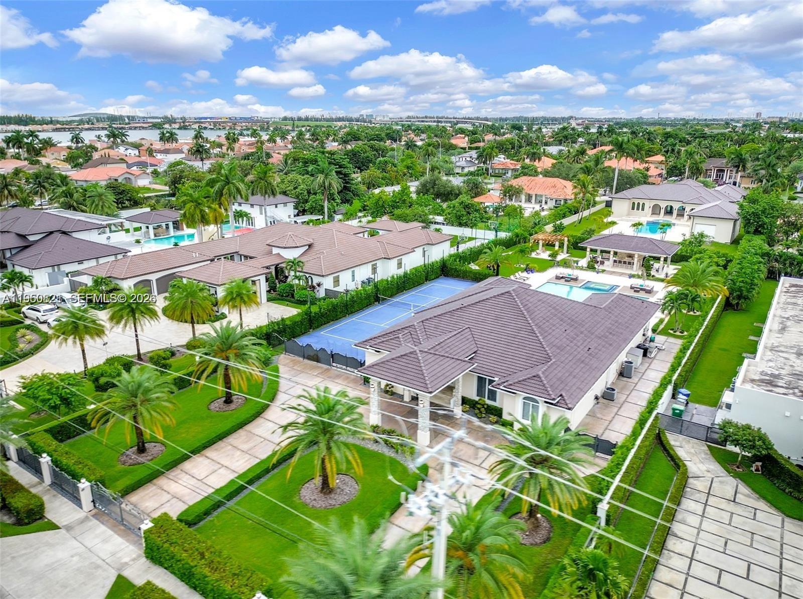 SWEETWATER ESTS SUB - Residential