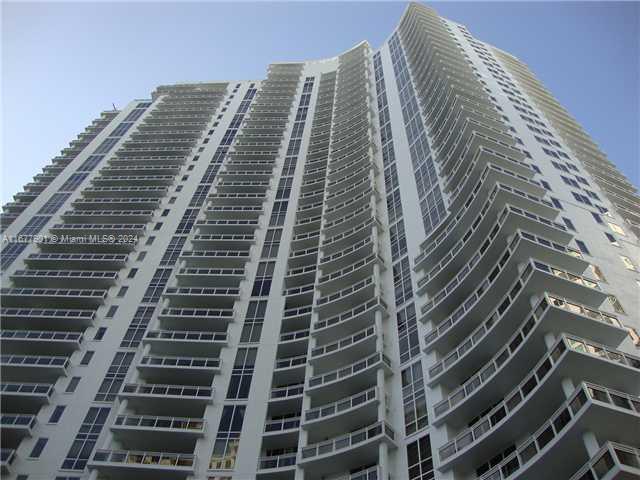 CARBONELL CONDO - Residential