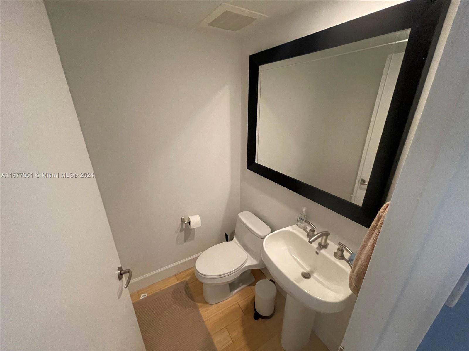 CARBONELL CONDO - Residential