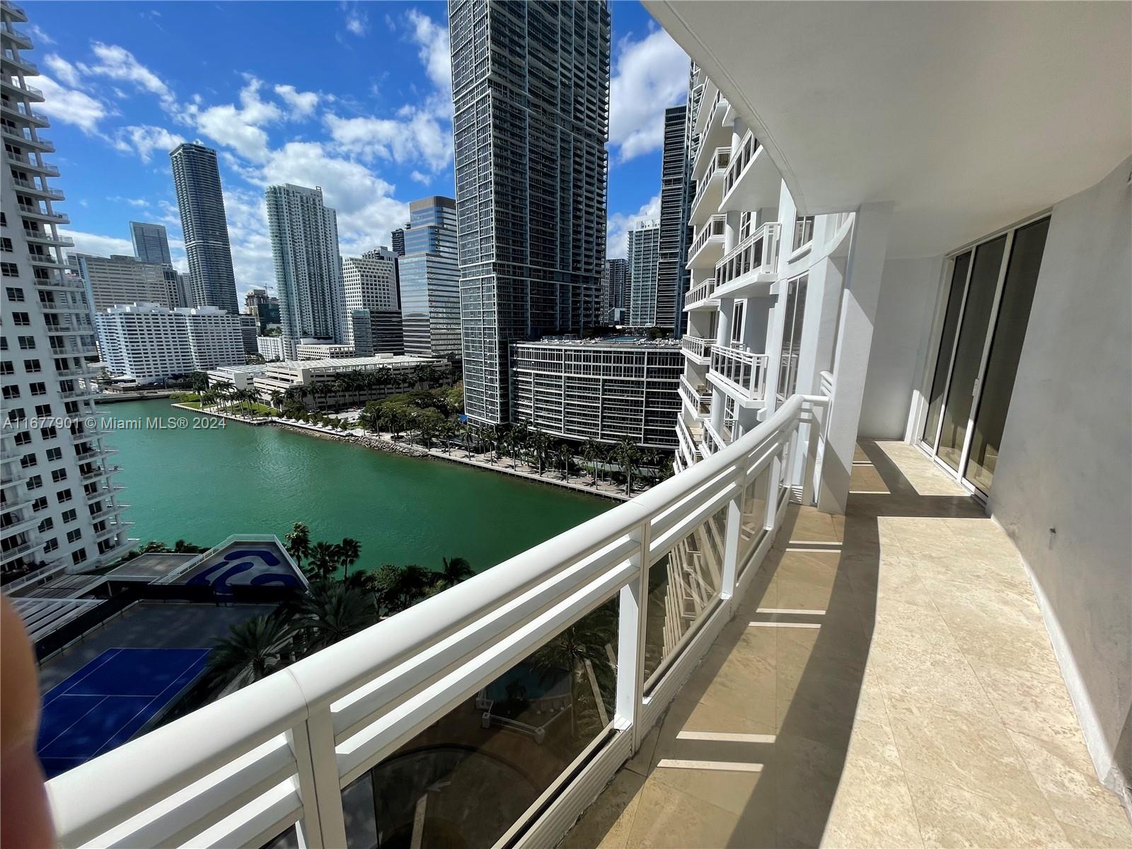 CARBONELL CONDO - Residential