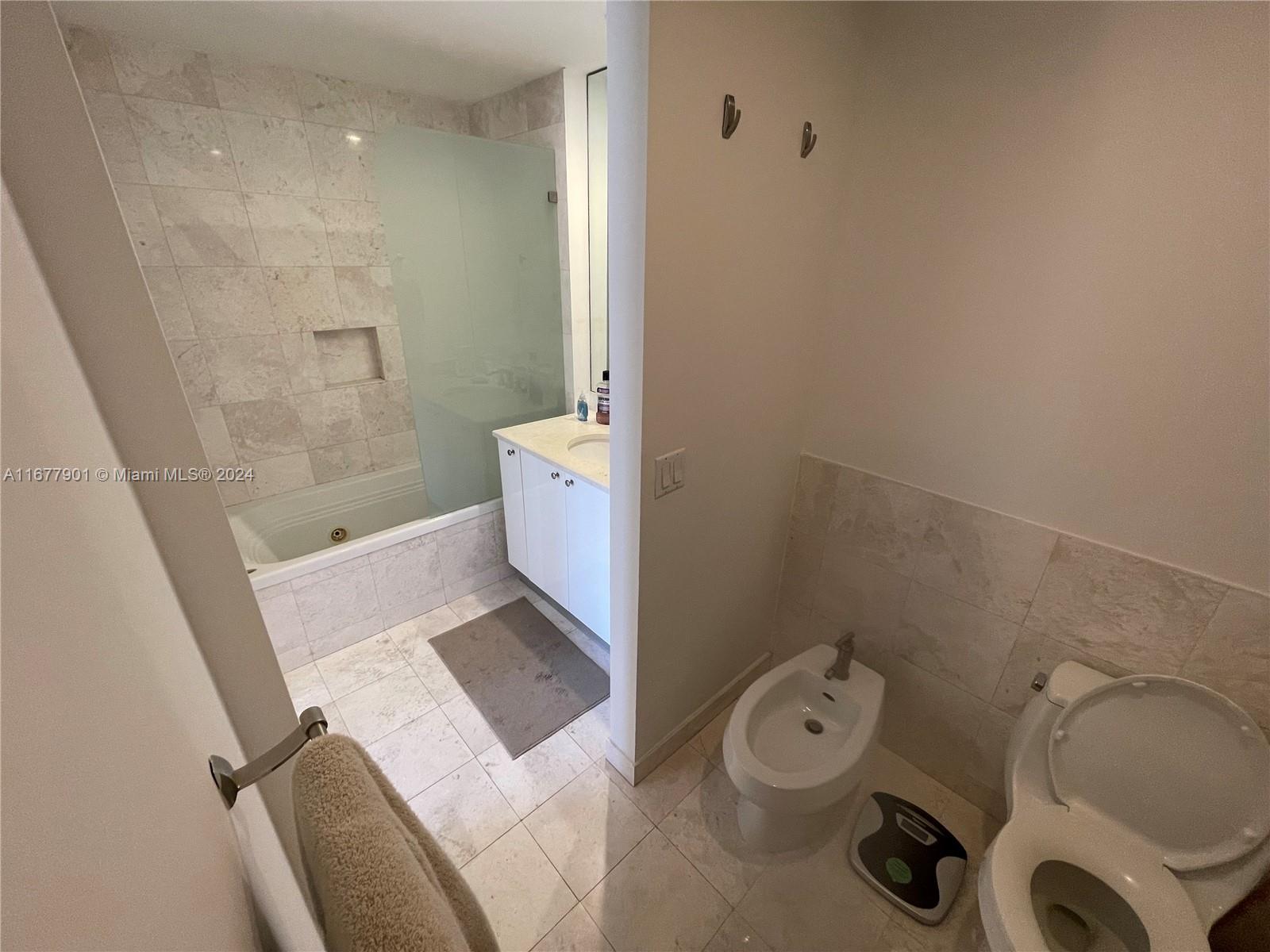 CARBONELL CONDO - Residential