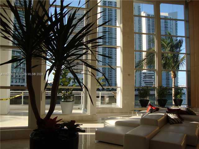 CARBONELL CONDO - Residential