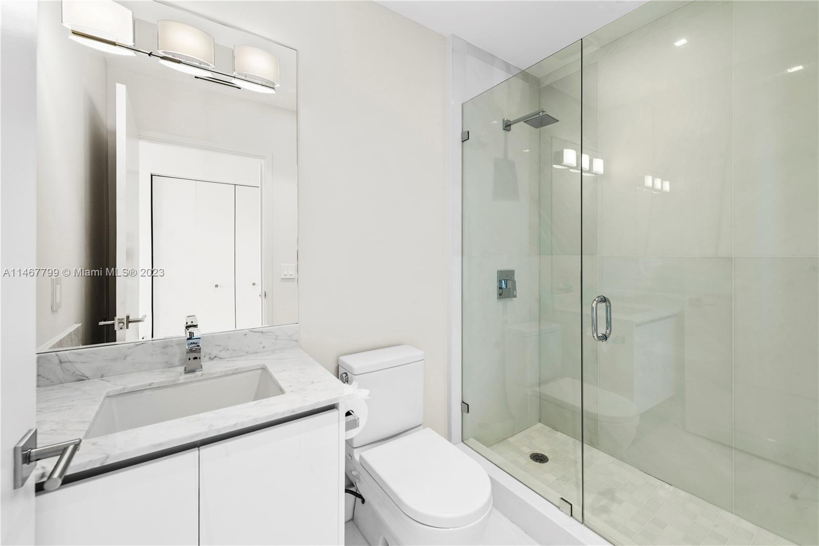 PARQUE TOWERS CONDO - Residential