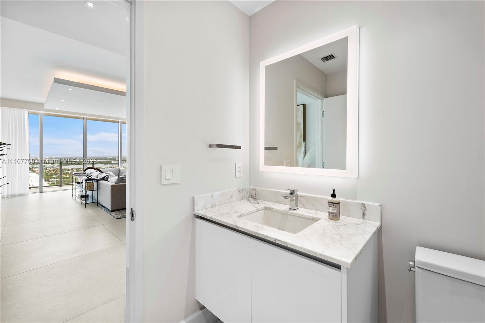 PARQUE TOWERS CONDO - Residential