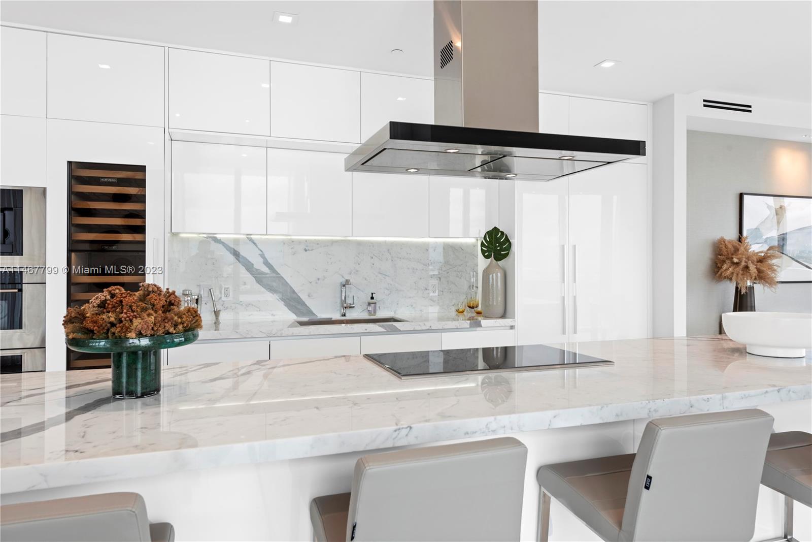 PARQUE TOWERS CONDO - Residential