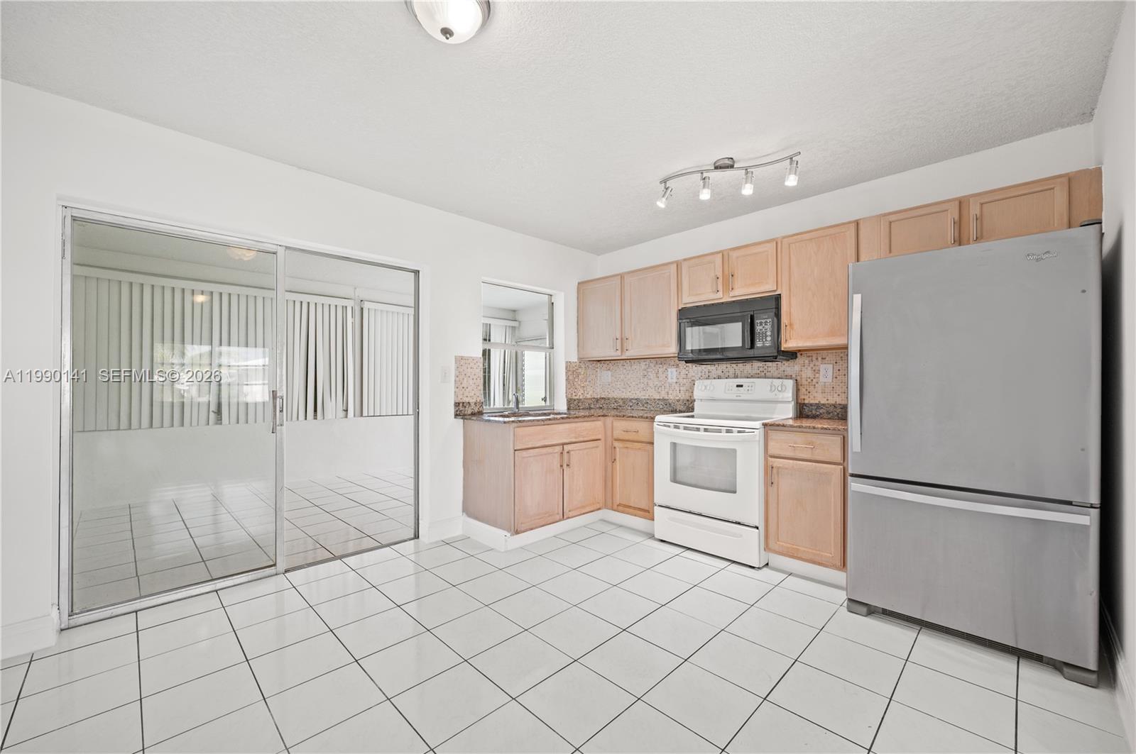 MAINLANDS OF TAMARAC LAKE - Residential