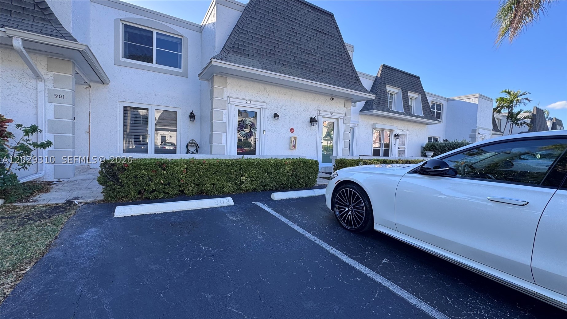 TOWNHOUSES OF VENETIAN PA - Residential