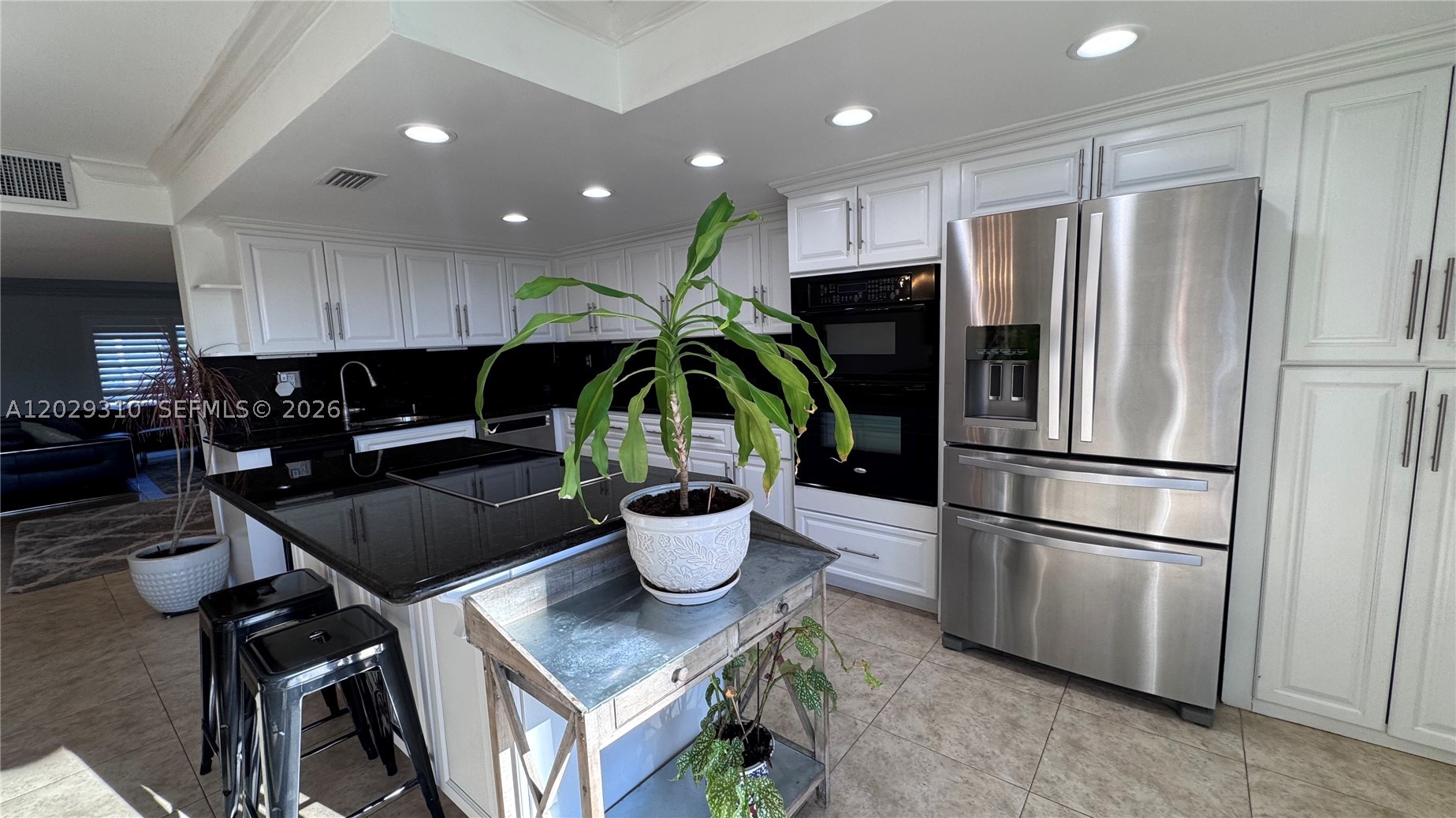 TOWNHOUSES OF VENETIAN PA - Residential