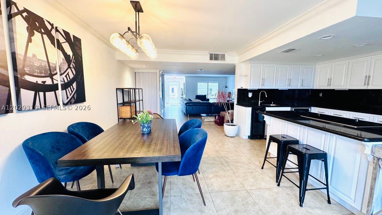 TOWNHOUSES OF VENETIAN PA - Residential