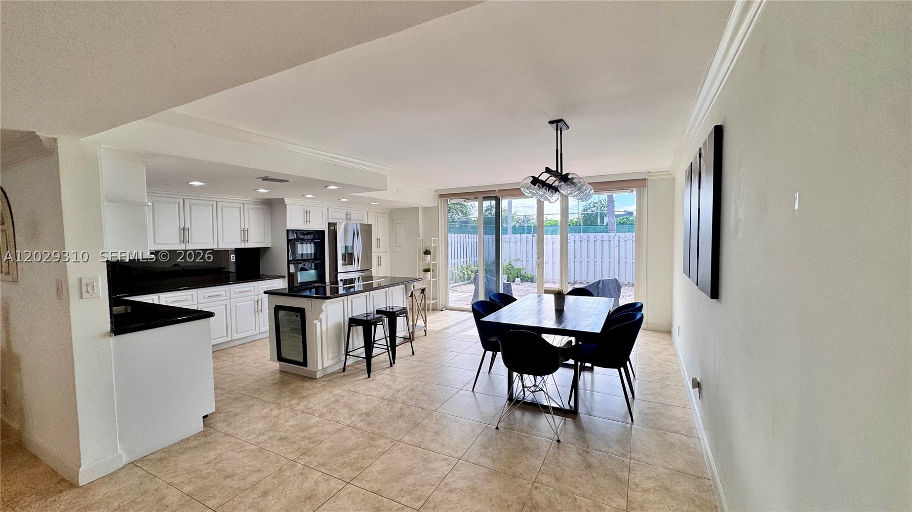 TOWNHOUSES OF VENETIAN PA - Residential