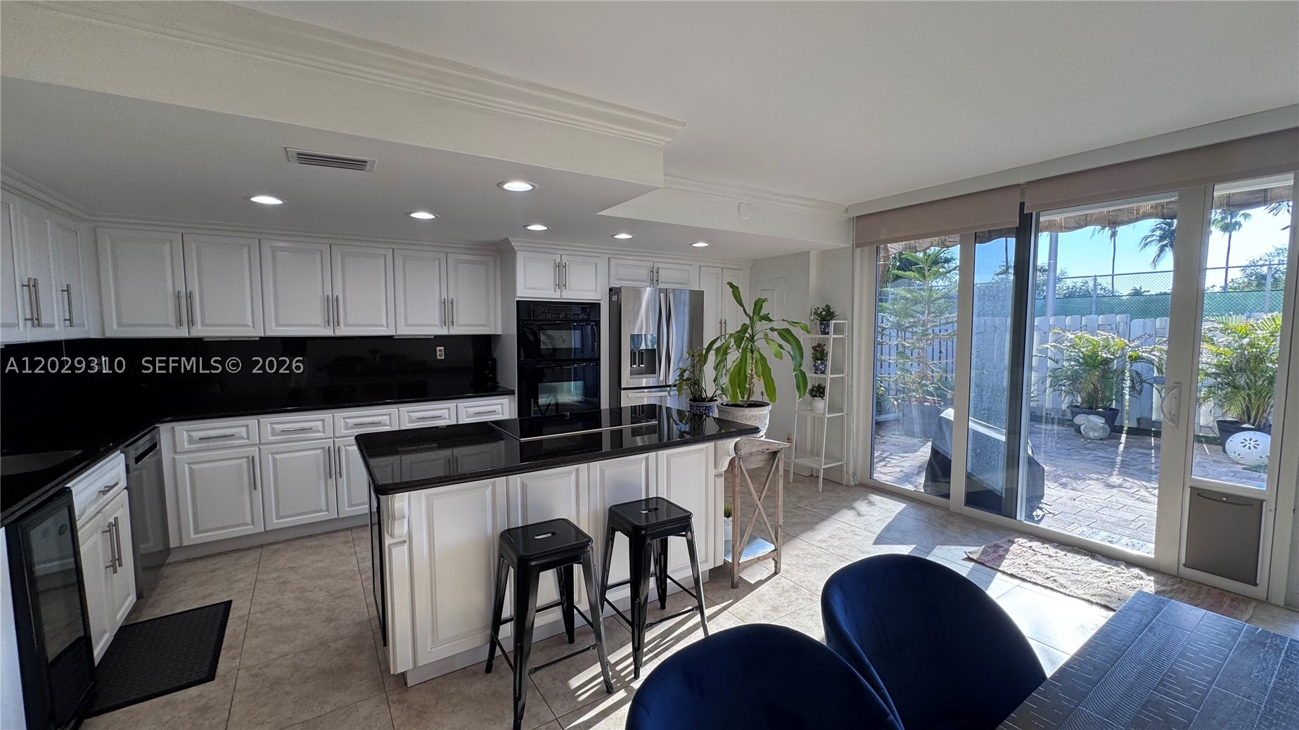 TOWNHOUSES OF VENETIAN PA - Residential