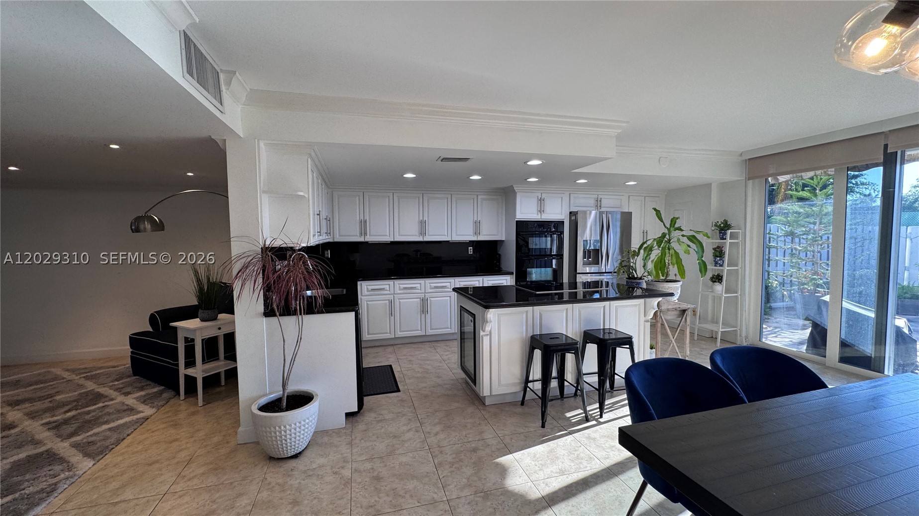TOWNHOUSES OF VENETIAN PA - Residential