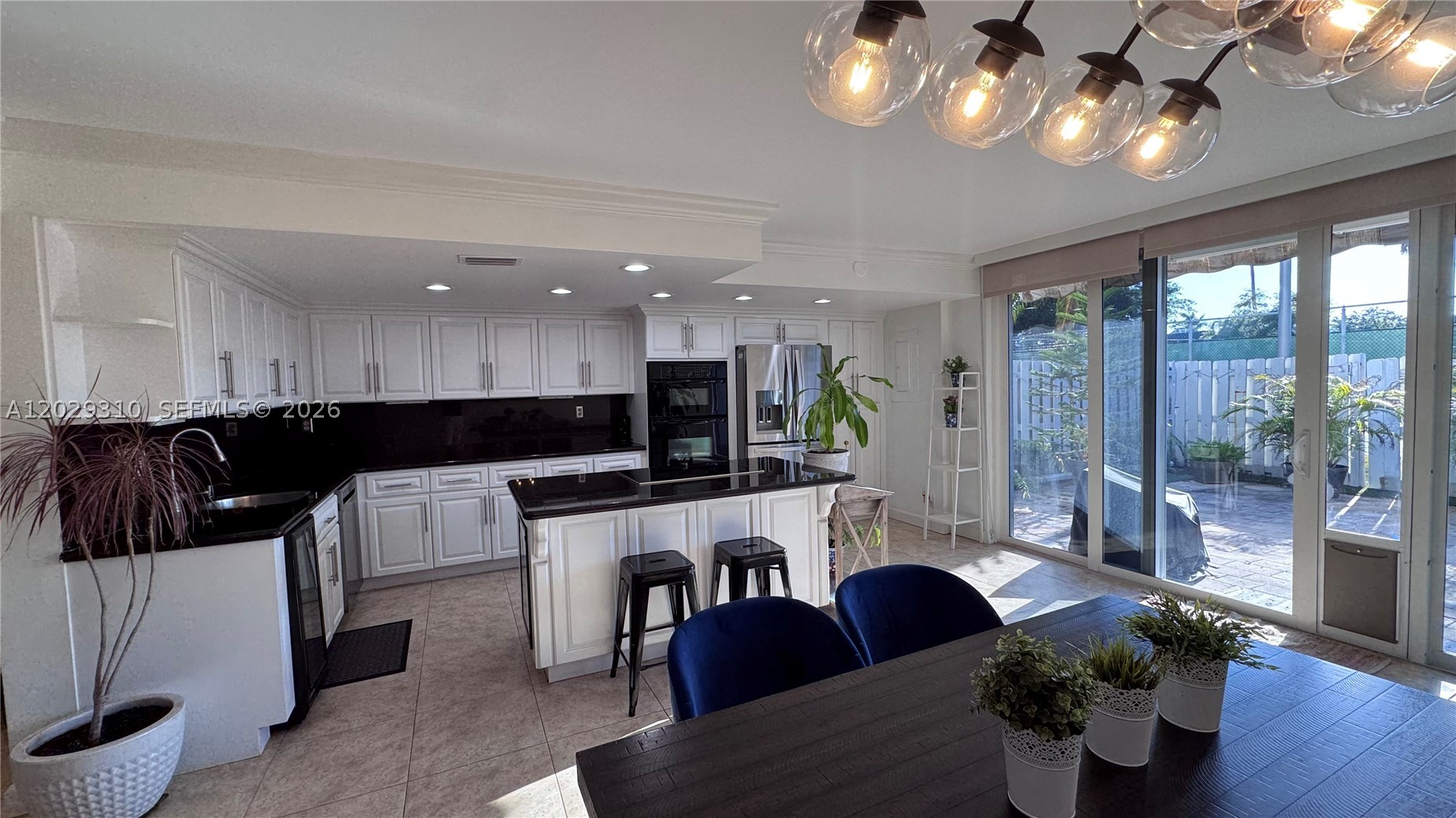 TOWNHOUSES OF VENETIAN PA - Residential