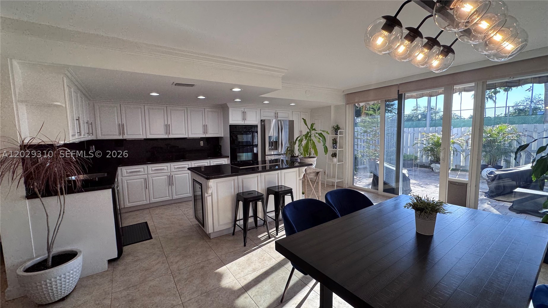 TOWNHOUSES OF VENETIAN PA - Residential