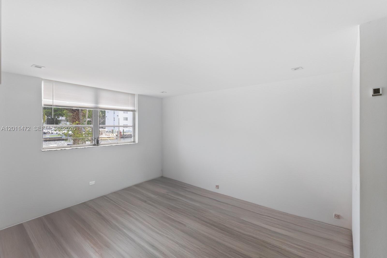 EDEN ISLES CONDO NO 5 - Residential