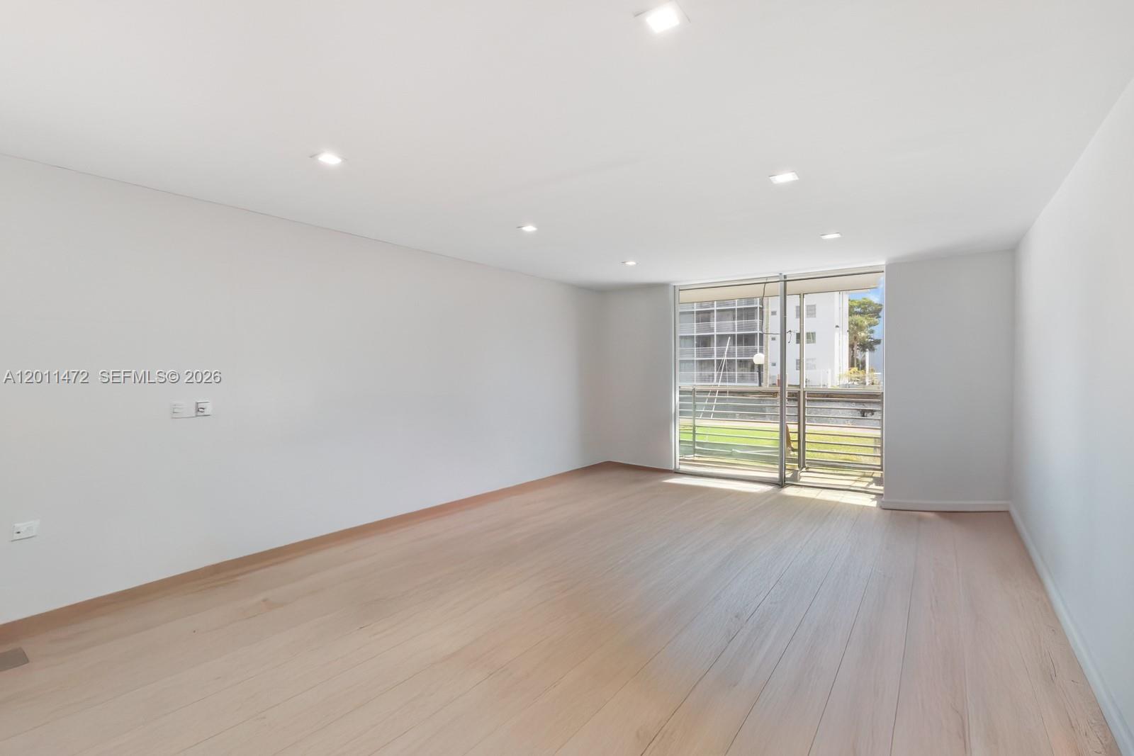 EDEN ISLES CONDO NO 5 - Residential