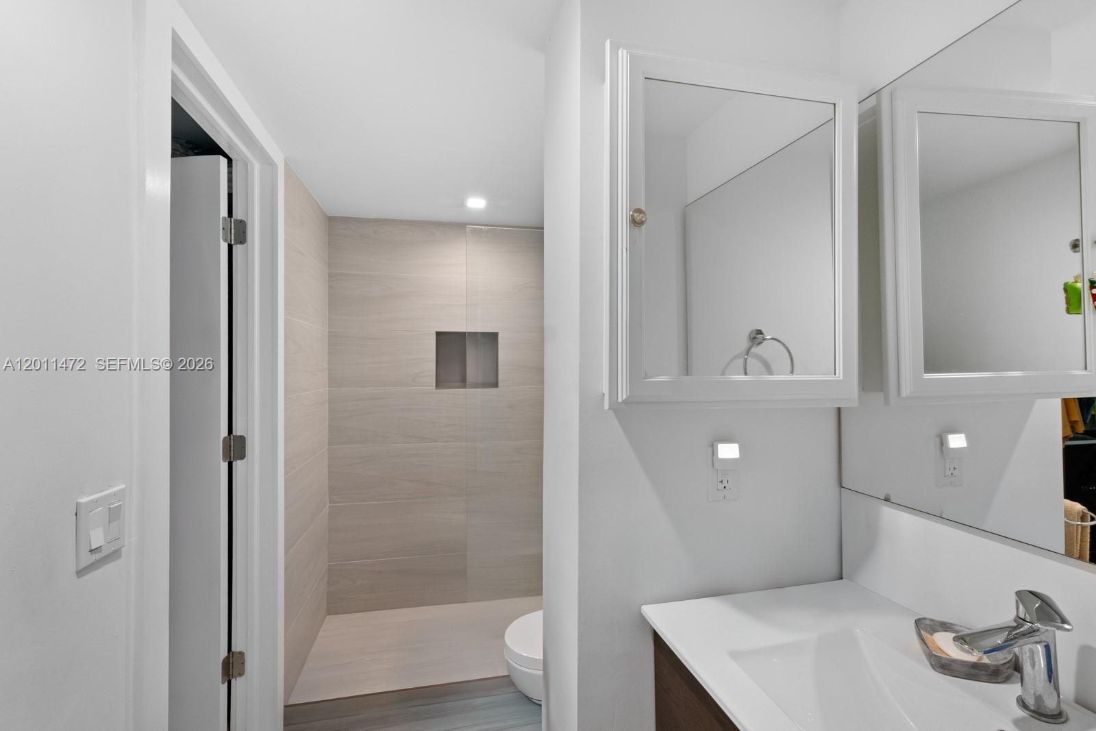 EDEN ISLES CONDO NO 5 - Residential