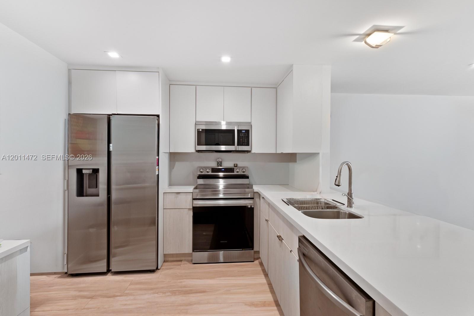 EDEN ISLES CONDO NO 5 - Residential