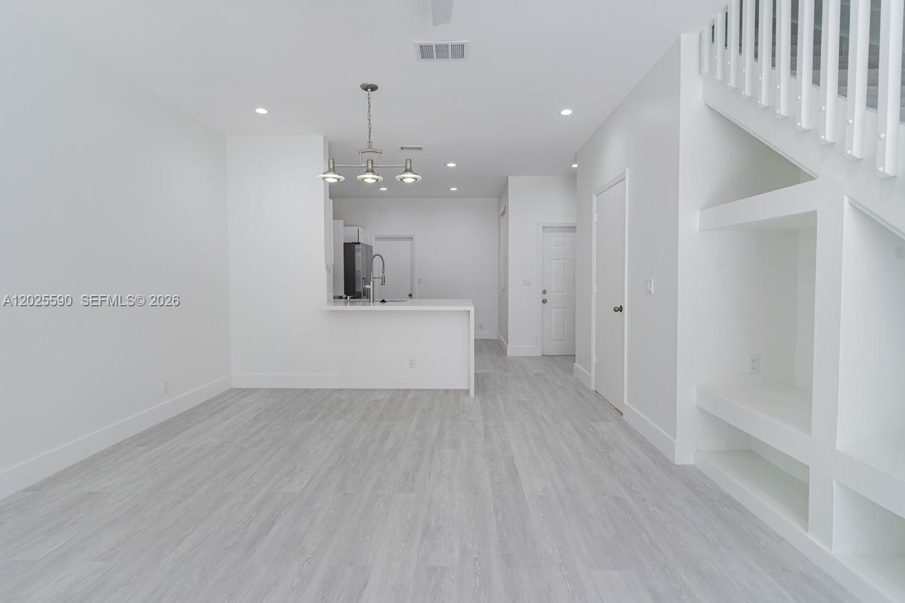 SECTORS 3 & 4 BOUNDARY PL - Residential Lease