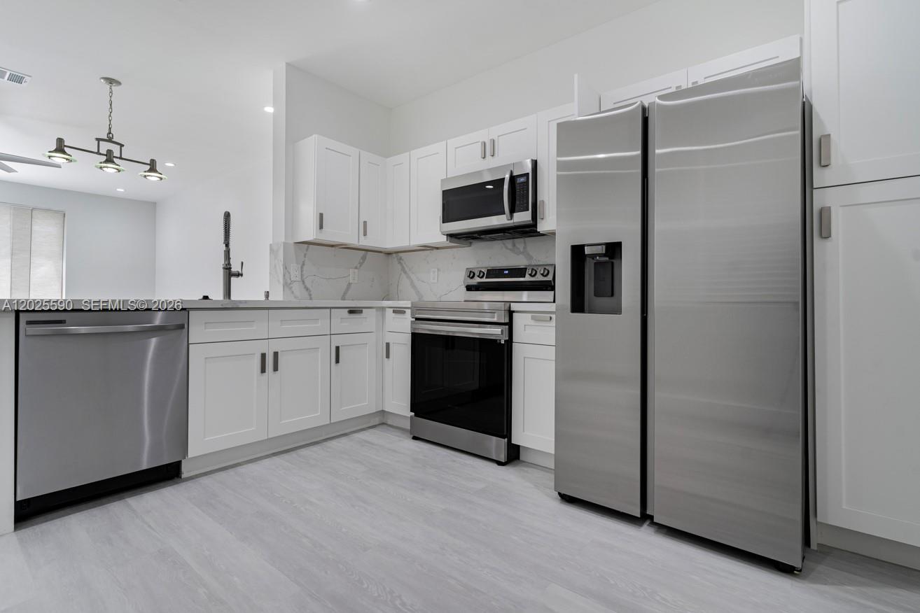 SECTORS 3 & 4 BOUNDARY PL - Residential Lease