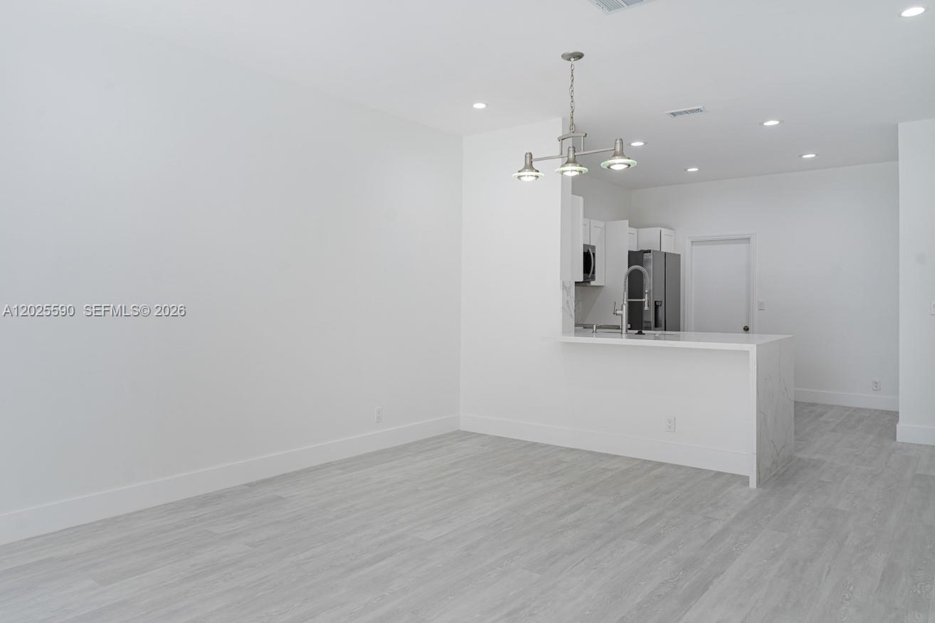 SECTORS 3 & 4 BOUNDARY PL - Residential Lease
