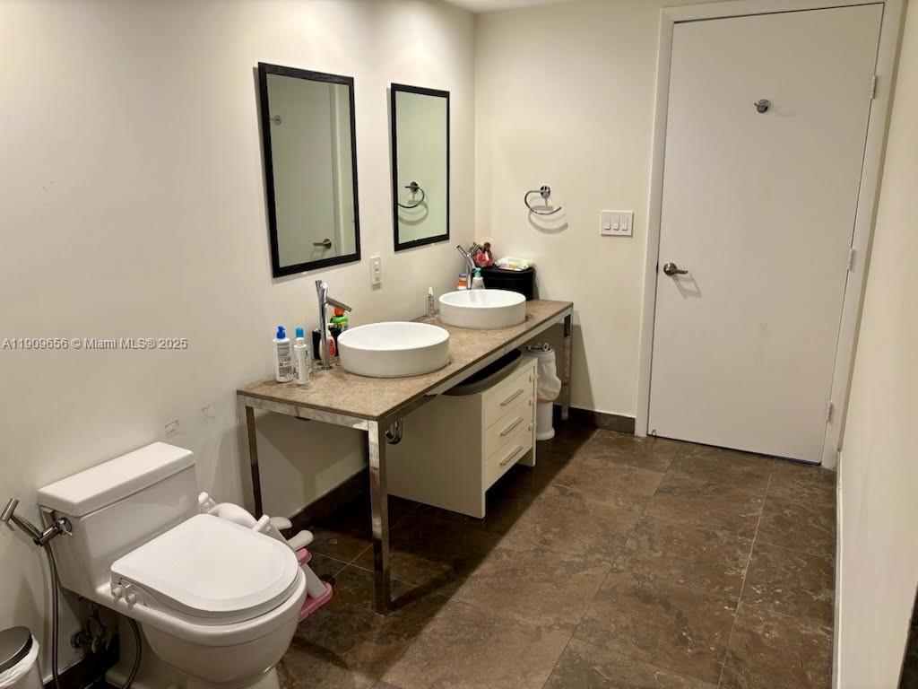 ICONBRICKELL CONDO NO 1 - Residential