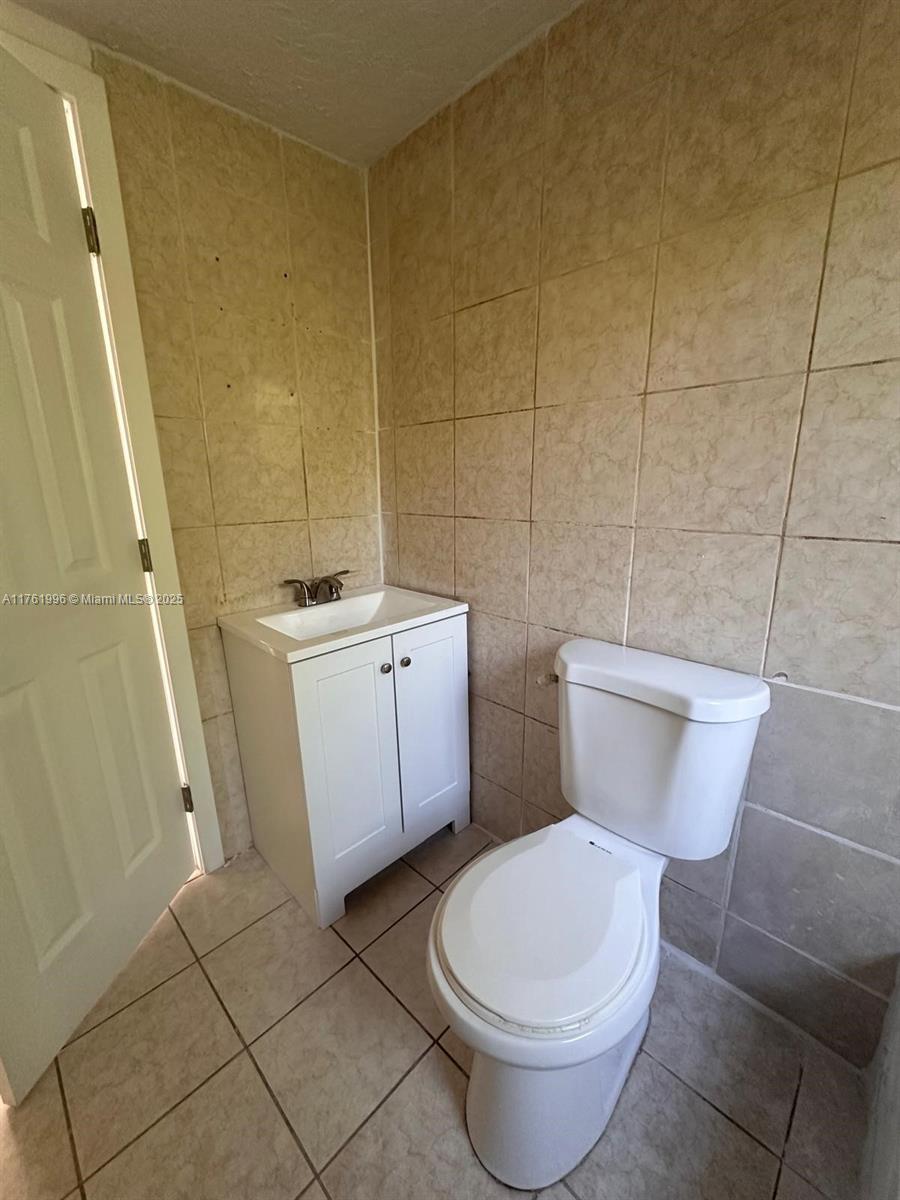 GARDEN CITY - Residential Lease