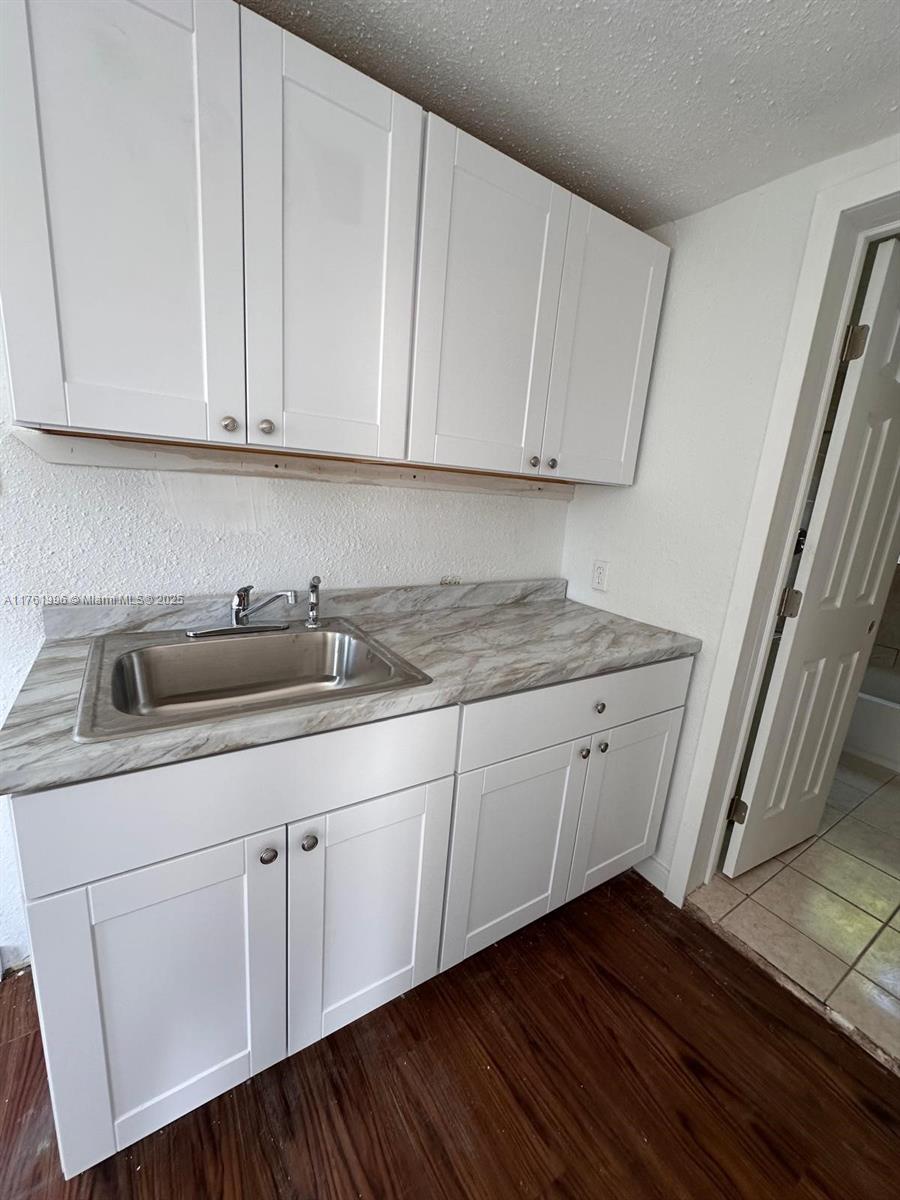 GARDEN CITY - Residential Lease