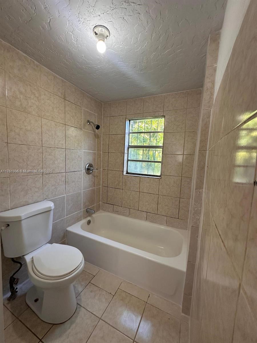 GARDEN CITY - Residential Lease