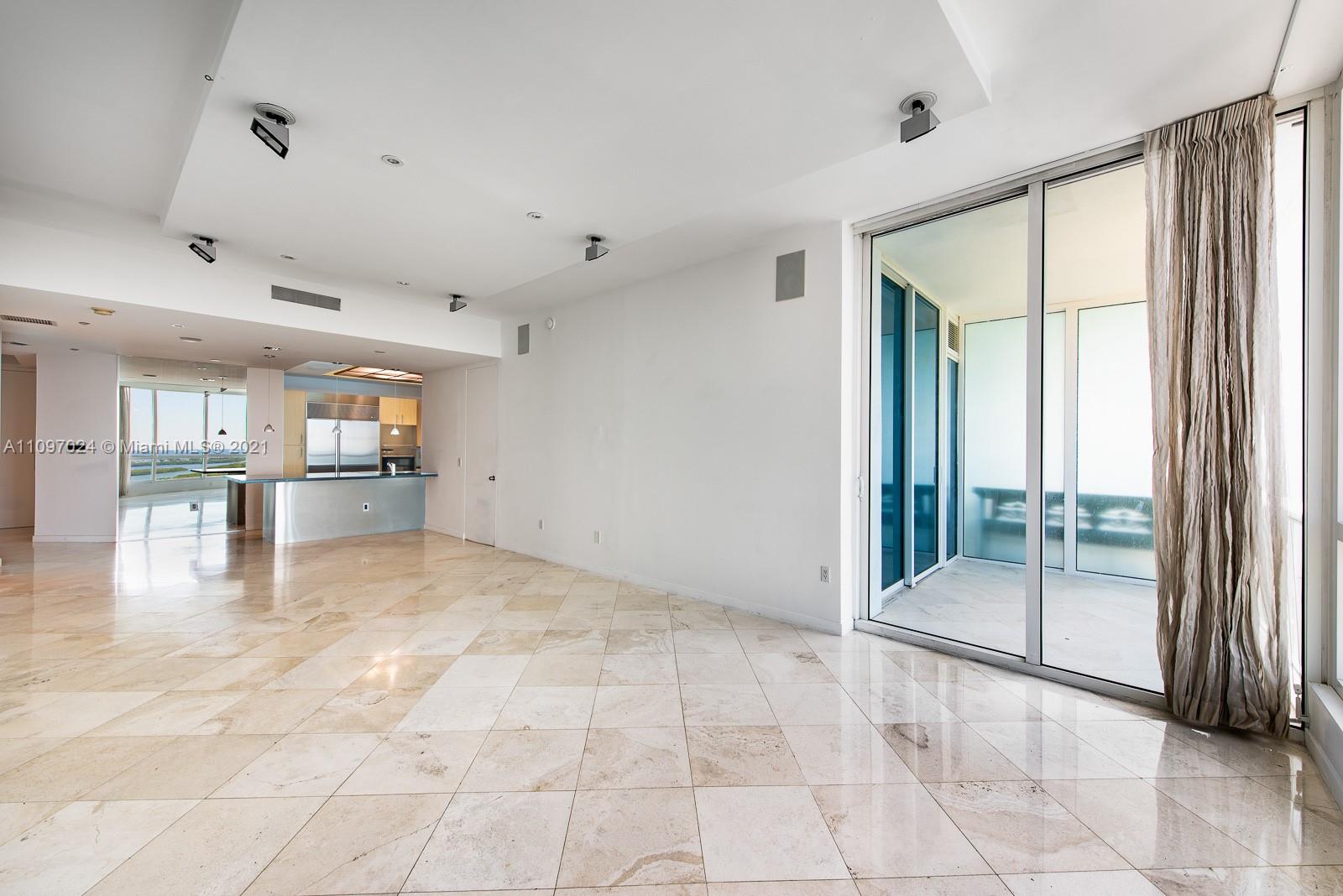 CONTINUUM ON SOUTH BEACH - Residential