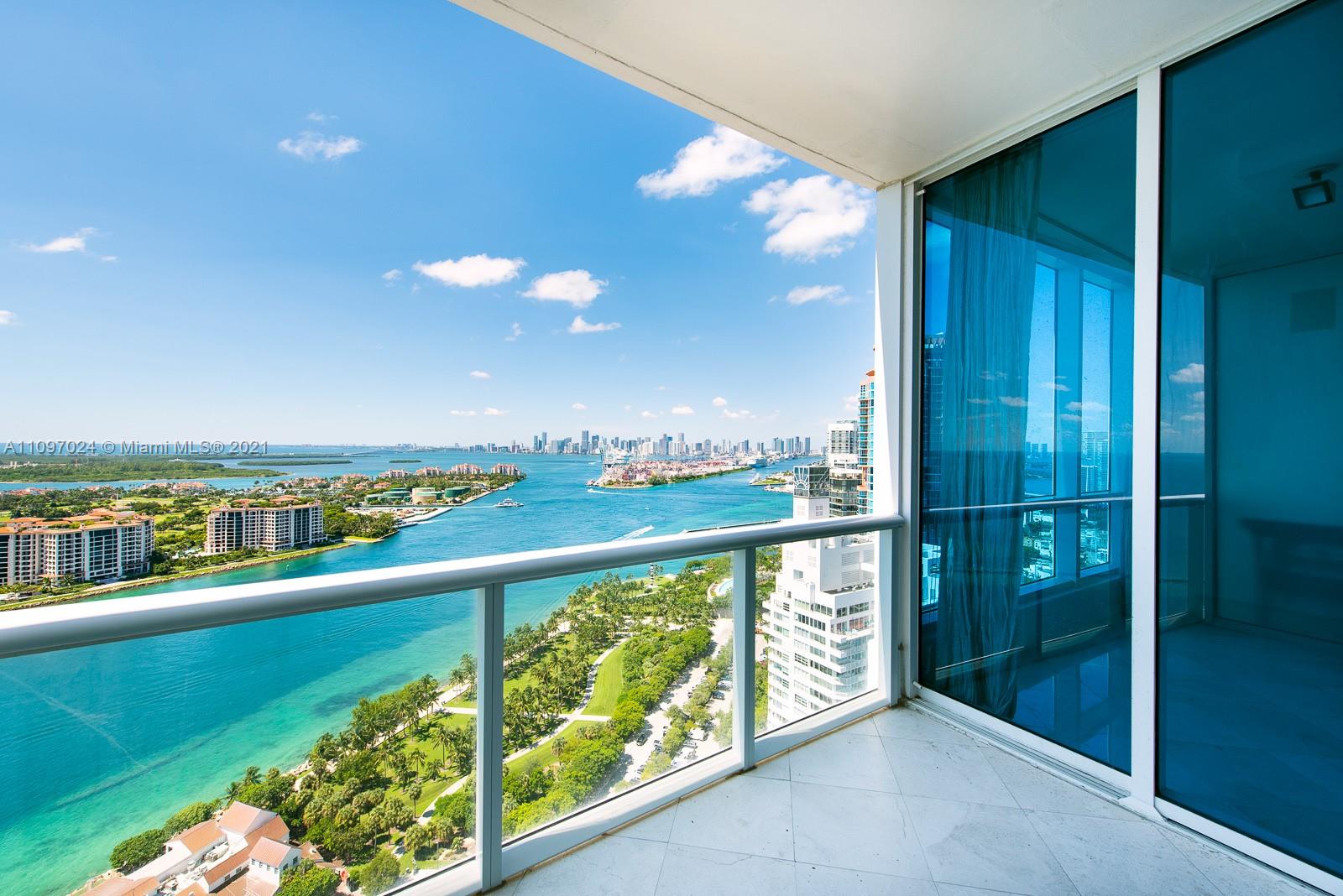 CONTINUUM ON SOUTH BEACH - Residential
