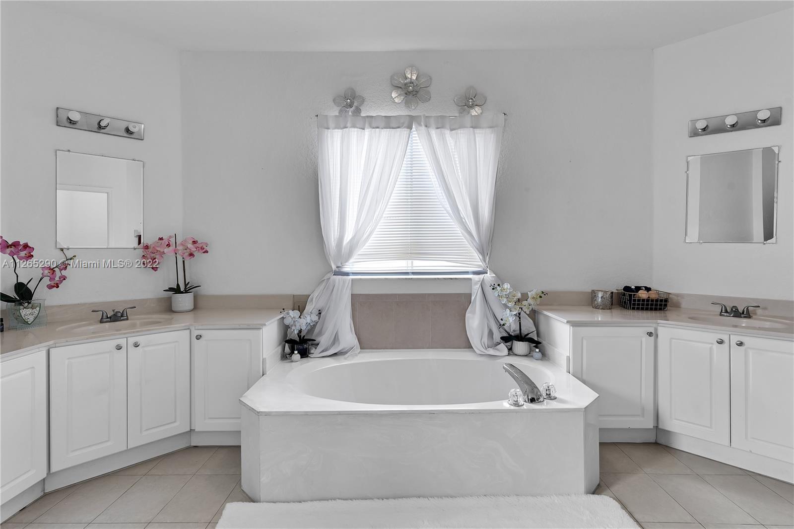 VITRAN AT NARANJA ESTATES - Residential