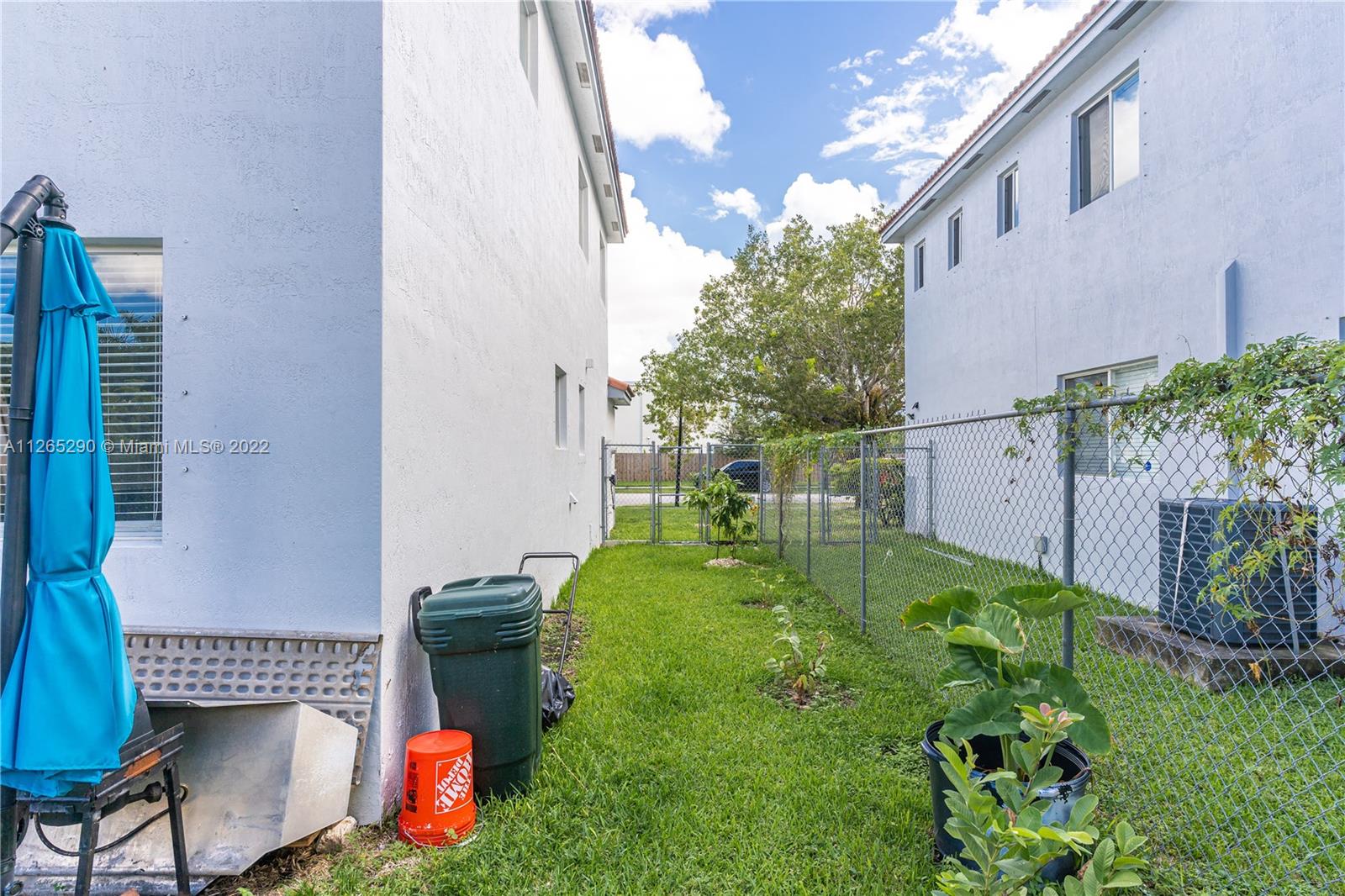 VITRAN AT NARANJA ESTATES - Residential
