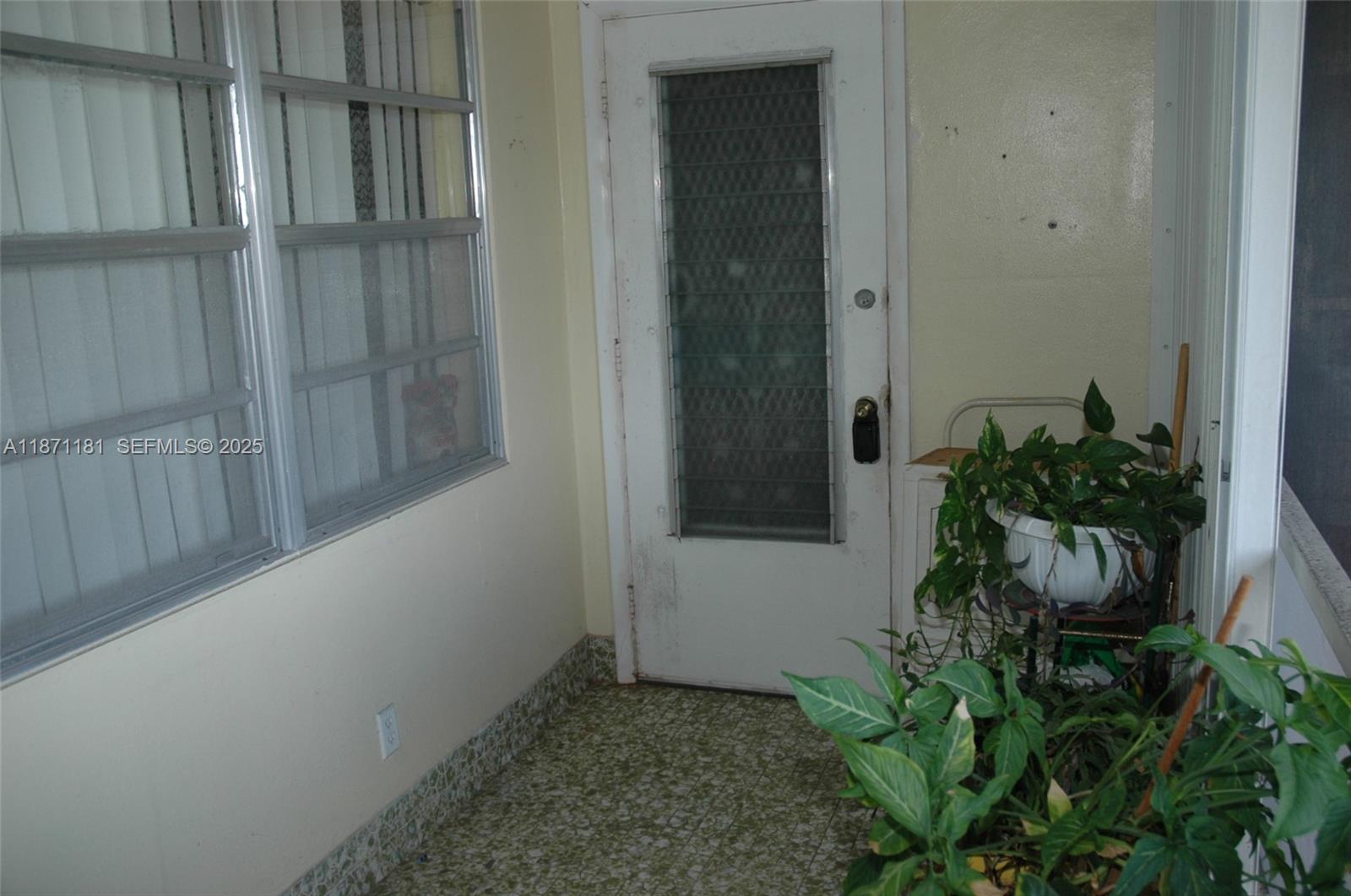 BEVERLY HILLS CONDO NUMBE - Residential