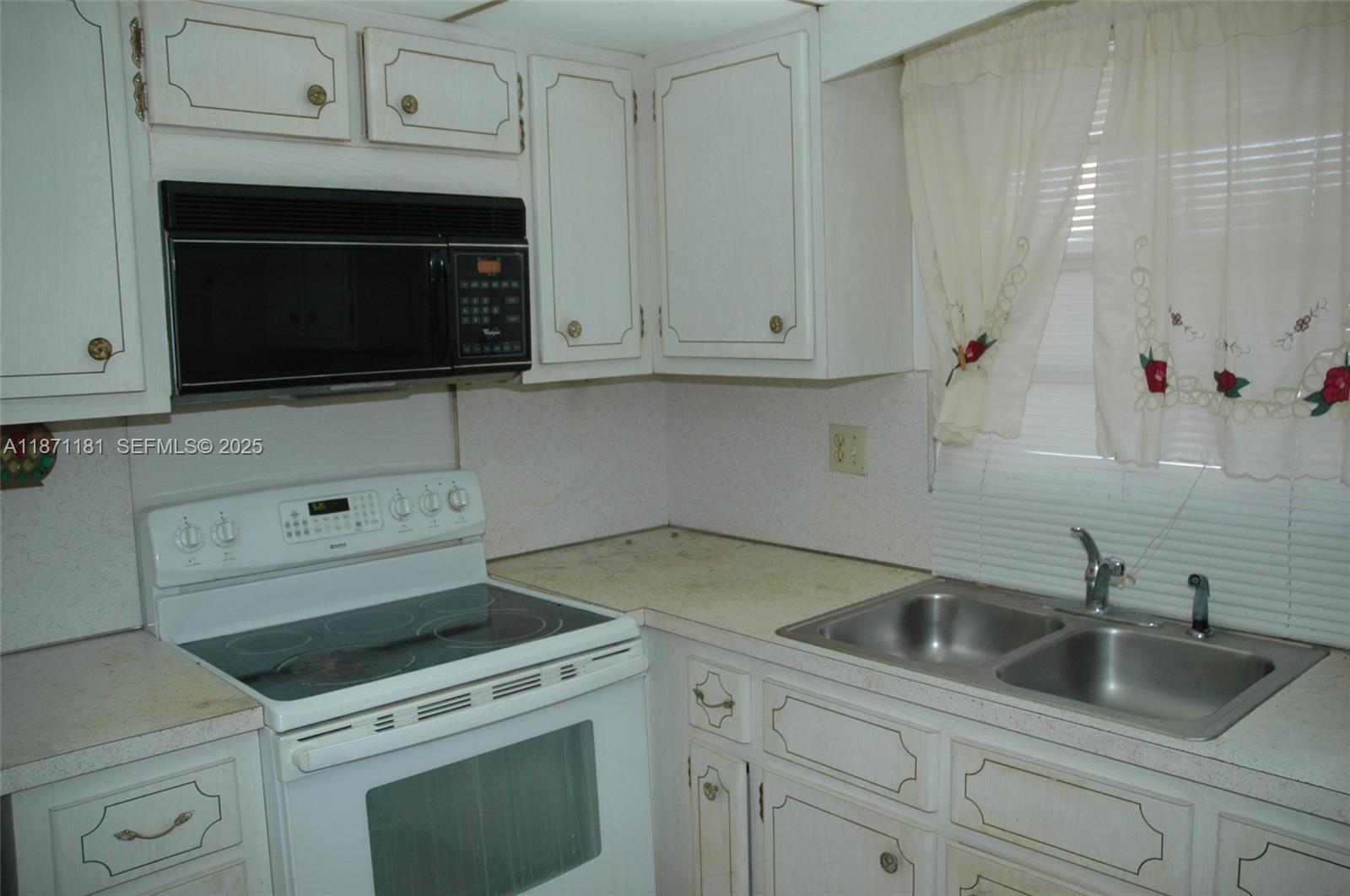 BEVERLY HILLS CONDO NUMBE - Residential