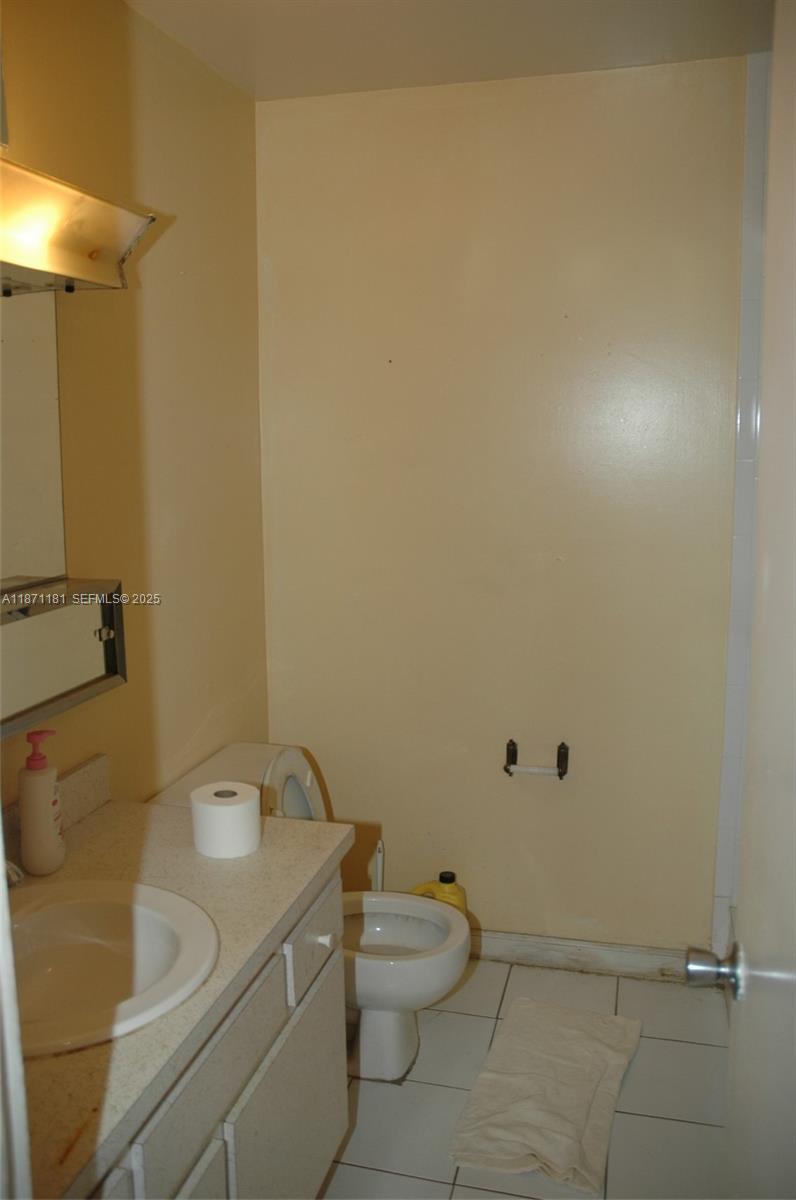 BEVERLY HILLS CONDO NUMBE - Residential