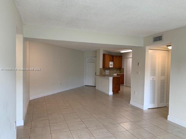 MEDITERRANEAN VILLAS COND - Residential Lease