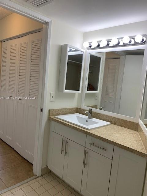 MEDITERRANEAN VILLAS COND - Residential Lease