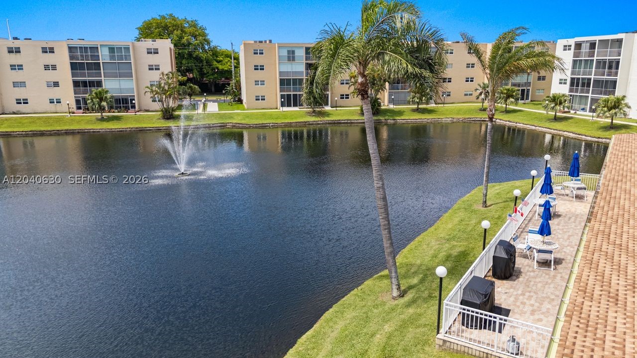 MEADOWBROOK LAKES CONDO - Residential