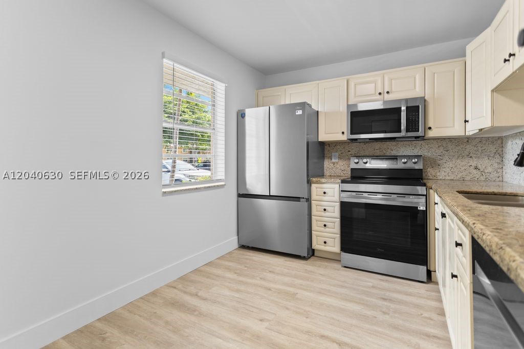 MEADOWBROOK LAKES CONDO - Residential